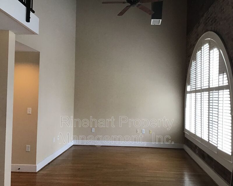 Downtown Loft Apartment in Historic Bass-McFadden Building property image