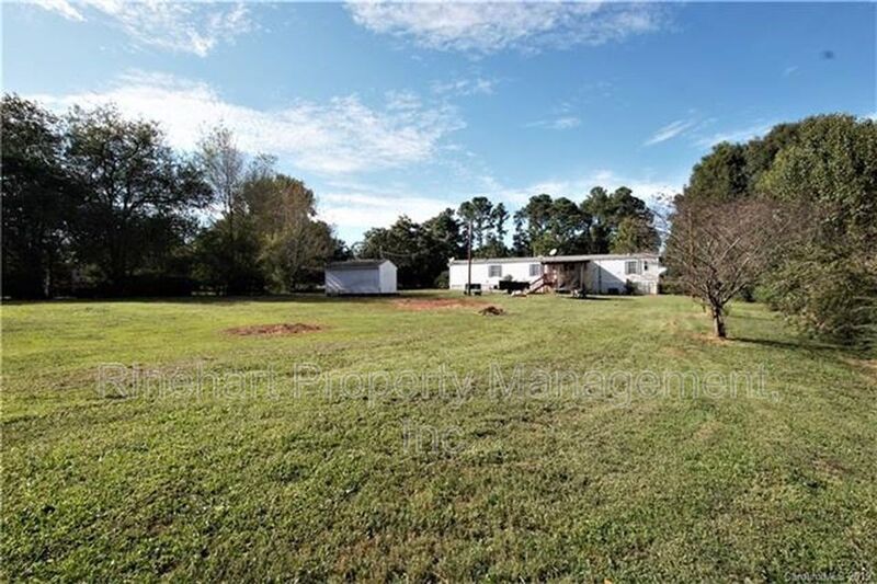 NOW AVAILABLE! 3 Bedroom 2 Bath Home on 1.36 Acres!! property image