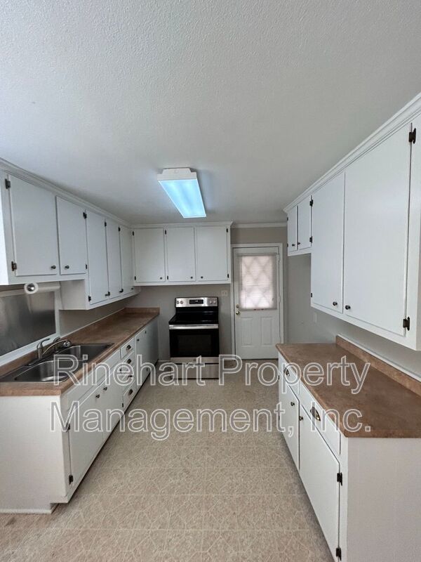 3 Bedrooms off Mt. Gallant!! property image