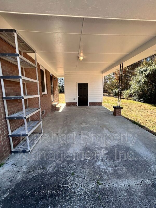 3 Bedrooms off Mt. Gallant!! property image