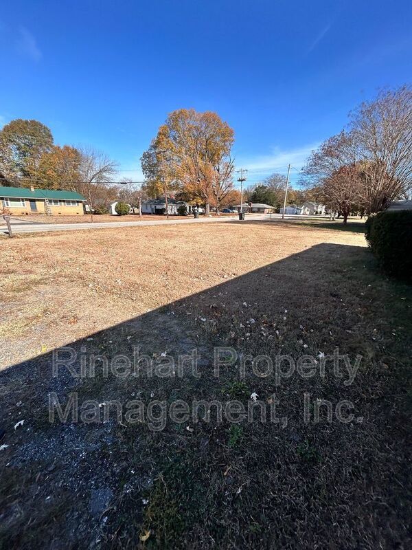 3 Bedrooms off Mt. Gallant!! property image