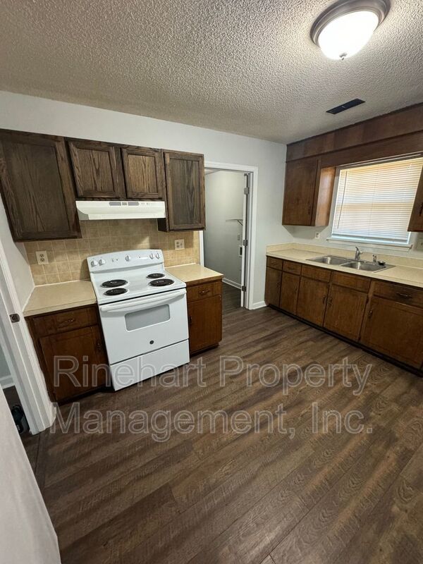 3-Bedroom, 1.5-bathroom Brick Home with Garage ***RENT SPECIAL: FIRST MONTH FREE RENT!!!*** property image