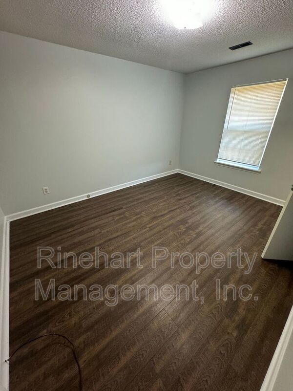 3-Bedroom, 1.5-bathroom Brick Home with Garage ***RENT SPECIAL: FIRST MONTH FREE RENT!!!*** property image