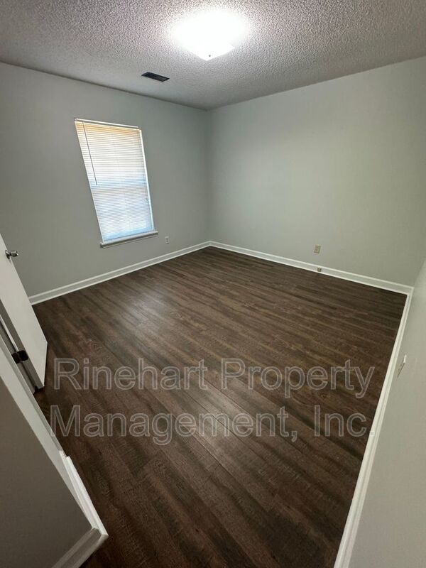 3-Bedroom, 1.5-bathroom Brick Home with Garage ***RENT SPECIAL: FIRST MONTH FREE RENT!!!*** property image