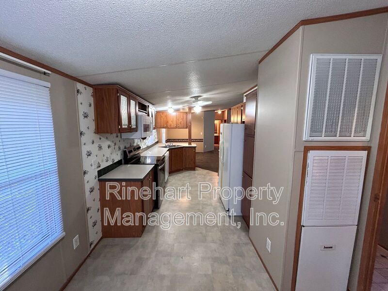 COZY 3 BR 2 BA located in Mount Holly  ***RENT SPECIAL : 1/2 OFF FIRST MONTH OF RENT!!! property image