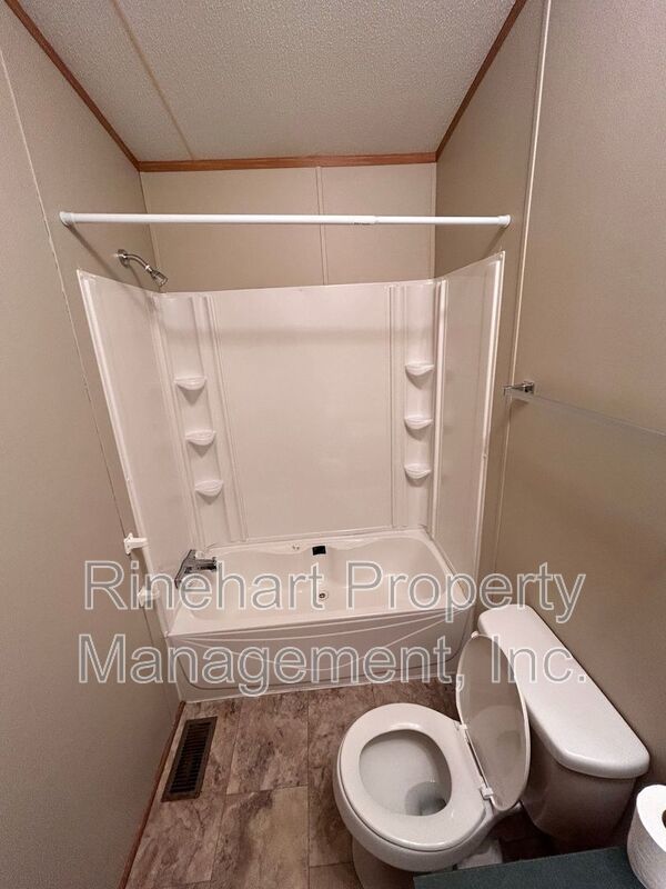 COZY 3 BR 2 BA located in Mount Holly  ***RENT SPECIAL : 1/2 OFF FIRST MONTH OF RENT!!! property image