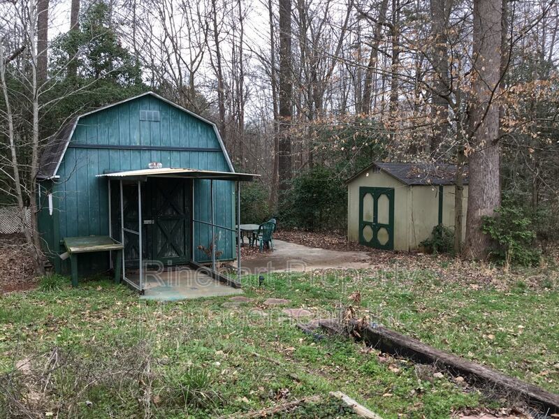 COZY 3 BR 2 BA located in Mount Holly  ***RENT SPECIAL : 1/2 OFF FIRST MONTH OF RENT!!! property image