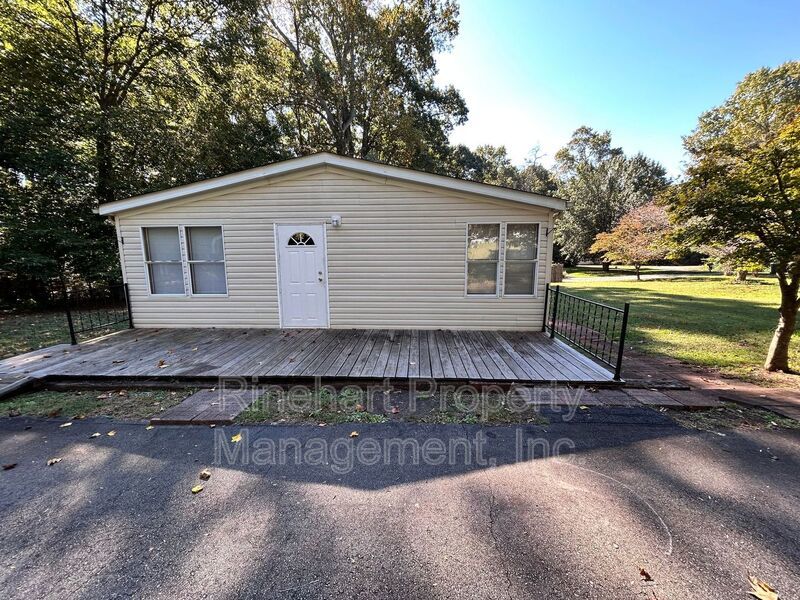 COZY 3 BR 2 BA located in Mount Holly  ***RENT SPECIAL : 1/2 OFF FIRST MONTH OF RENT!!! property image