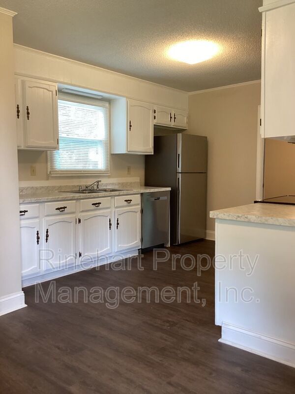 Lovely 3-Bedroom, 2-Bathroom Ranch property image