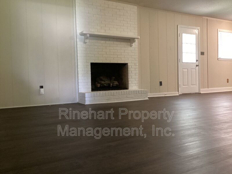 Lovely 3-Bedroom, 2-Bathroom Ranch property image