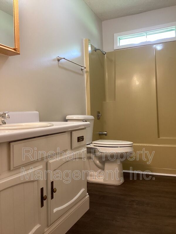 Lovely 3-Bedroom, 2-Bathroom Ranch property image