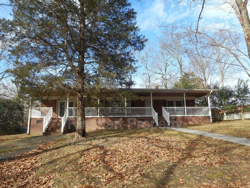 Beautiful 4 Bedroom 2 Bath Ranch Home on India Hook property image