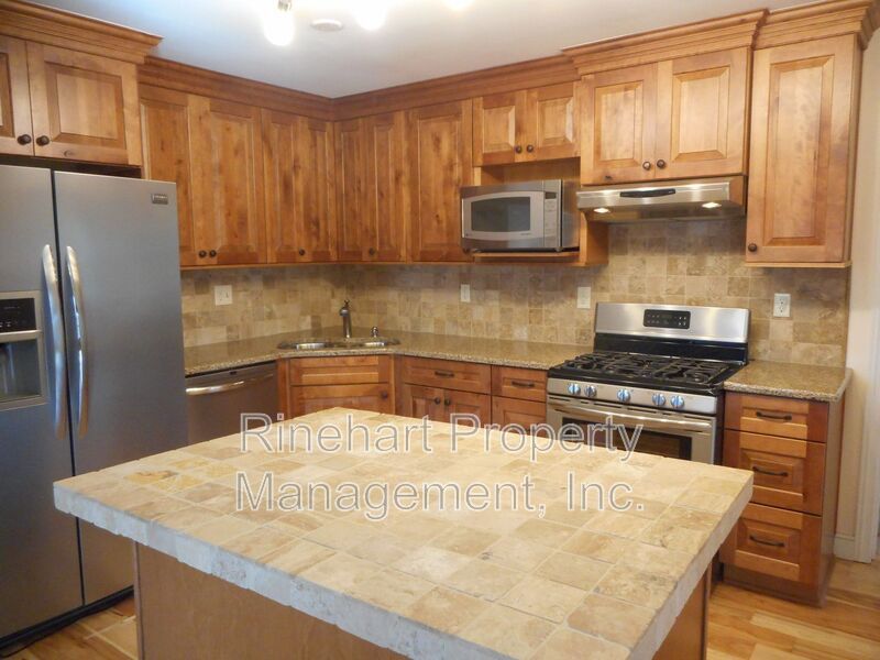 Beautiful 4 Bedroom 2 Bath Ranch Home on India Hook property image