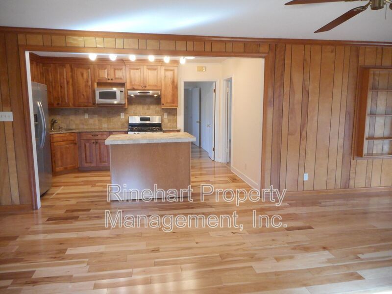 Beautiful 4 Bedroom 2 Bath Ranch Home on India Hook property image