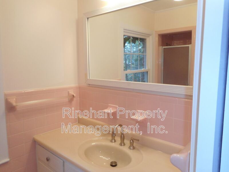 Beautiful 4 Bedroom 2 Bath Ranch Home on India Hook property image