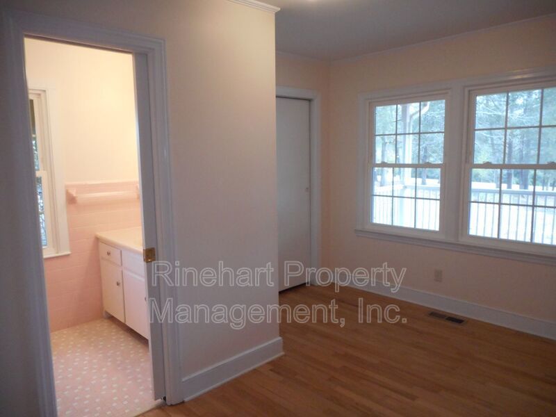 Beautiful 4 Bedroom 2 Bath Ranch Home on India Hook property image