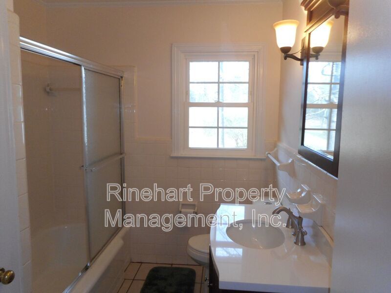 Beautiful 4 Bedroom 2 Bath Ranch Home on India Hook property image