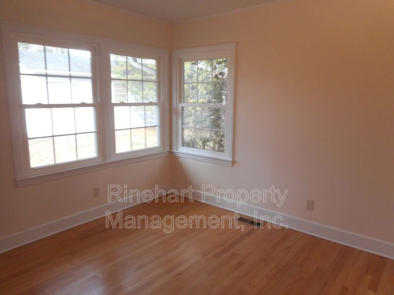 Beautiful 4 Bedroom 2 Bath Ranch Home on India Hook property image