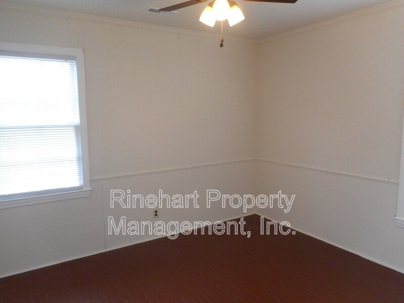 Renovated 2 Bedroom 1 Bath Home off Heckle Blvd with Central Heat & Air property image