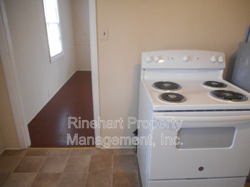 Renovated 2 Bedroom 1 Bath Home off Heckle Blvd with Central Heat & Air property image