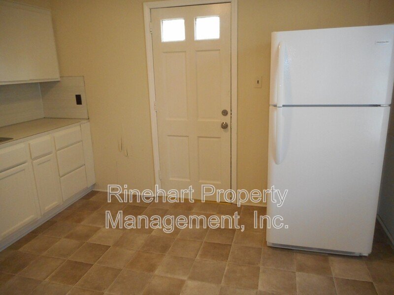 Renovated 2 Bedroom 1 Bath Home off Heckle Blvd with Central Heat & Air property image