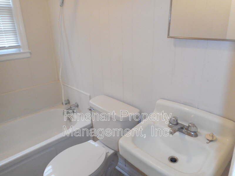 Renovated 2 Bedroom 1 Bath Home off Heckle Blvd with Central Heat & Air property image