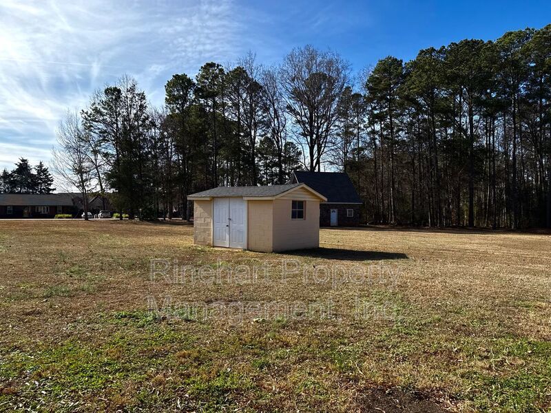 Lovely 3-Bedroom, 2-Bathroom Ranch property image