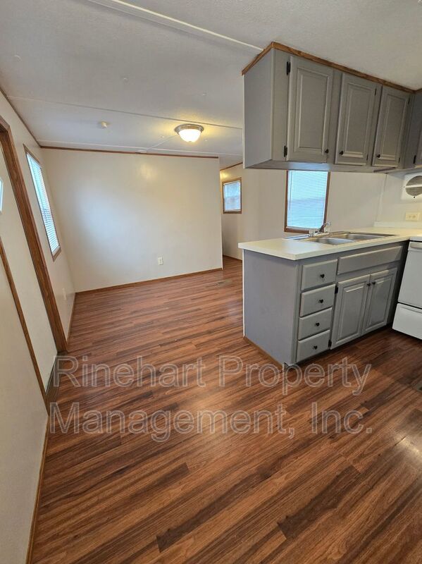 Newly Renovated Two Bedroom/1 Bath Mobile Home near Downtown Clover!! property image