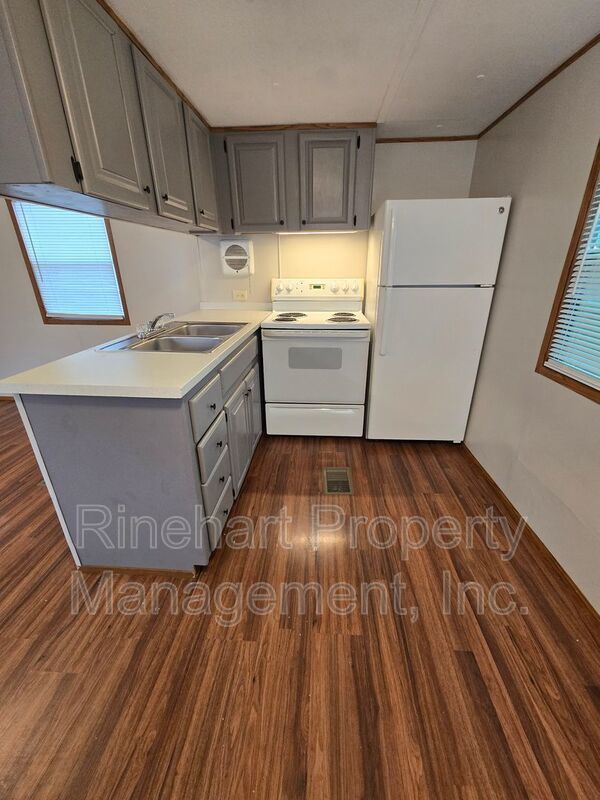 Newly Renovated Two Bedroom/1 Bath Mobile Home near Downtown Clover!! property image