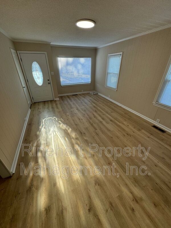 3-Bedroom, 3-Bathroom Home - Close to Winthrop Coliseum, Shopping property image