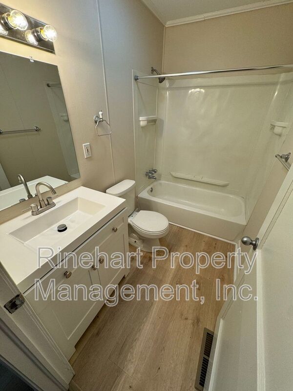 3-Bedroom, 3-Bathroom Home - Close to Winthrop Coliseum, Shopping property image