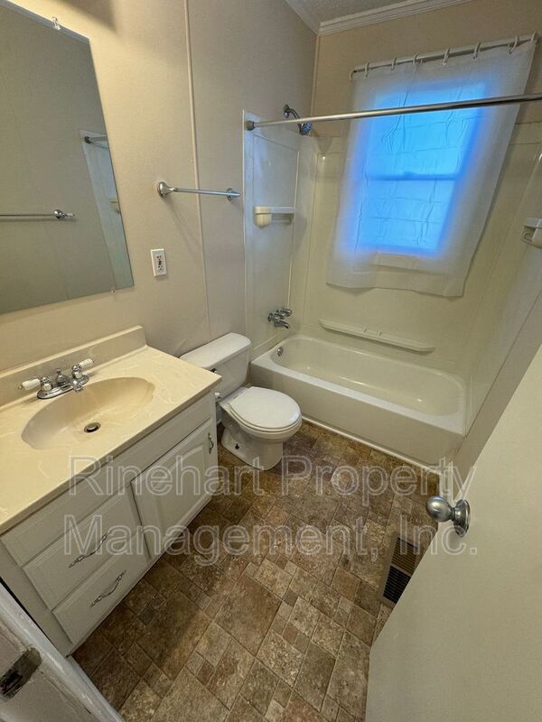 3-Bedroom, 3-Bathroom Home - Close to Winthrop Coliseum, Shopping property image