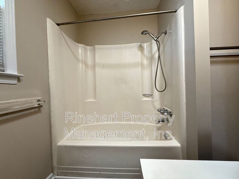 2 Bedroom, 1 Bathroom Home property image