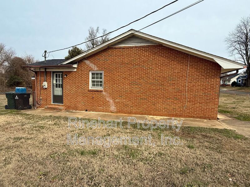 2 Bedroom, 1 Bathroom Home property image
