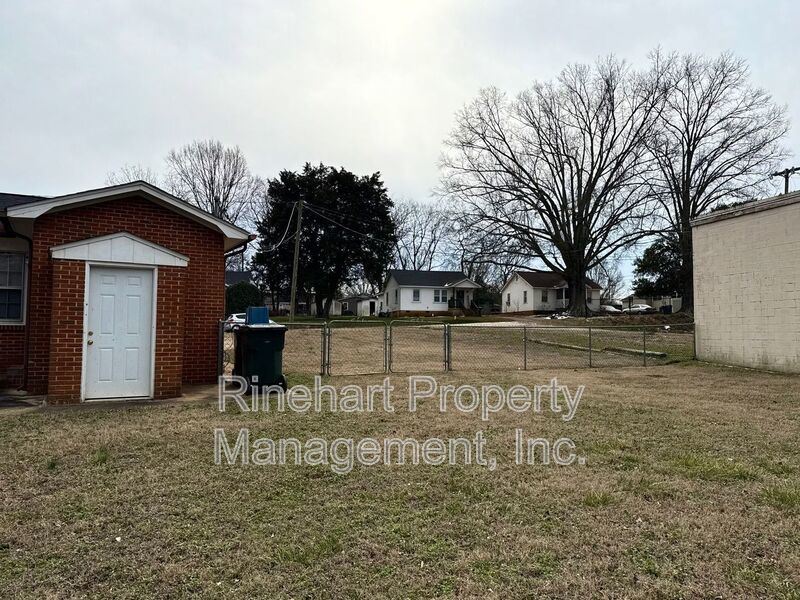 2 Bedroom, 1 Bathroom Home property image