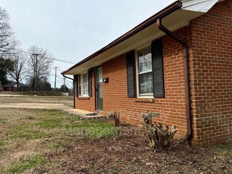 2 Bedroom, 1 Bathroom Home property image