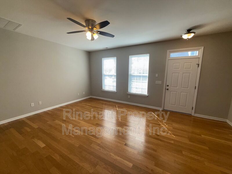 Three Bedroom Townhouse in Regent Park! property image