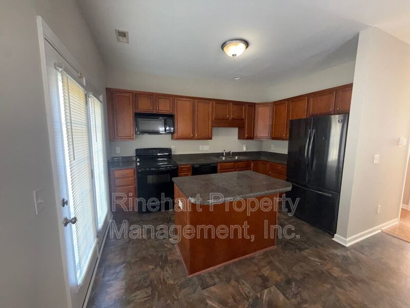 Three Bedroom Townhouse in Regent Park! property image