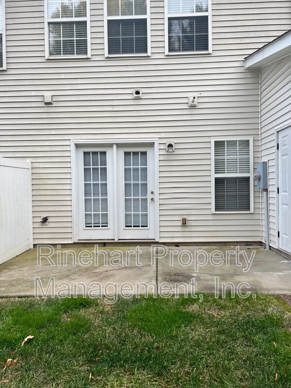 Three Bedroom Townhouse in Regent Park! property image