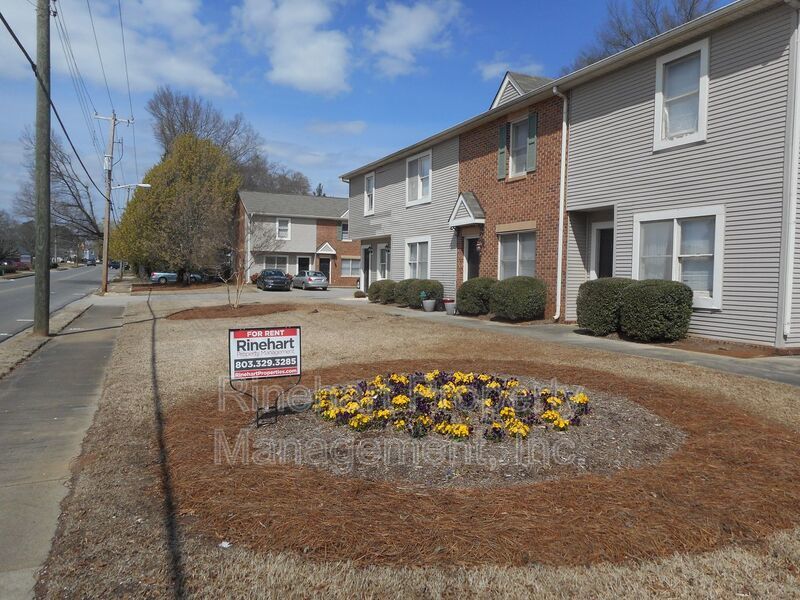 2 BR, 1.5 Bathroom Camden Avenue Townhome ***RENT SPECIAL: 1-MONTH FREE RENT!!!*** property image