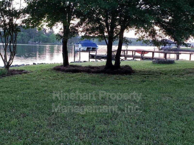 Lake Front 2-Bedroom Home on Beautiful Lake Wylie with a Dock and Boat Lift property image