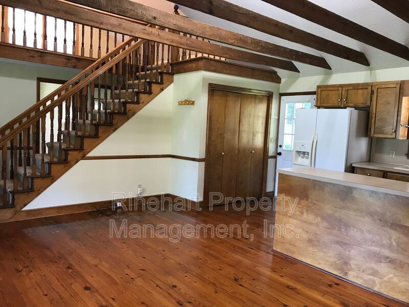 Lake Front 2-Bedroom Home on Beautiful Lake Wylie with a Dock and Boat Lift property image