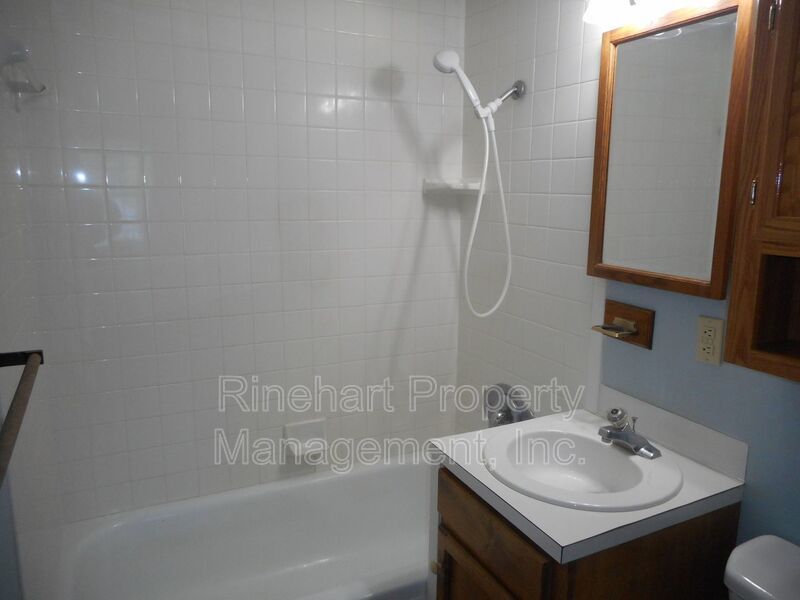 Lake Front 2-Bedroom Home on Beautiful Lake Wylie with a Dock and Boat Lift property image