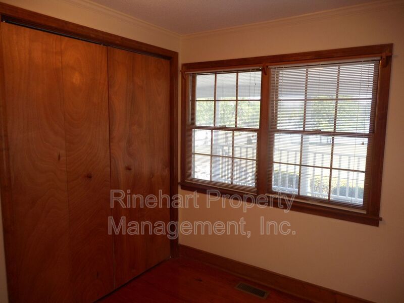 Lake Front 2-Bedroom Home on Beautiful Lake Wylie with a Dock and Boat Lift property image