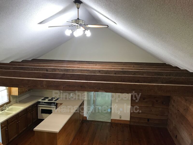 Lake Front 2-Bedroom Home on Beautiful Lake Wylie with a Dock and Boat Lift property image