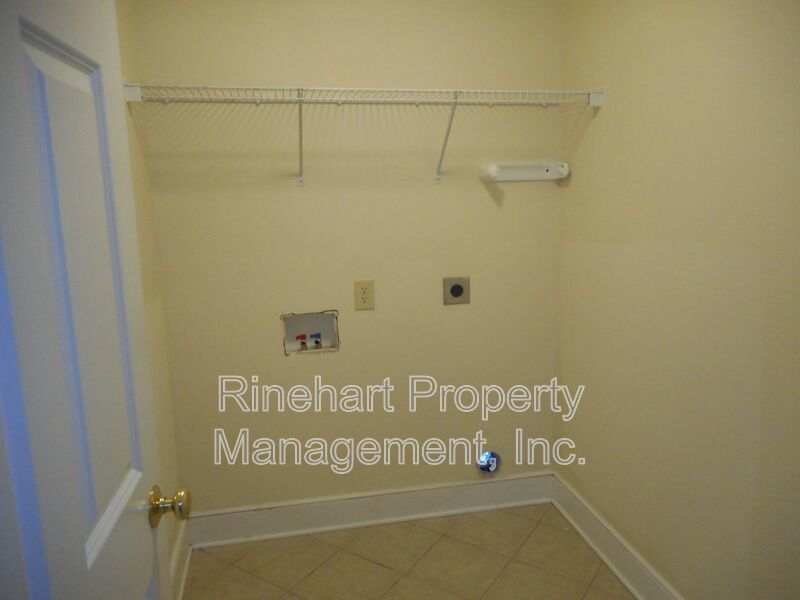 Lake Front 2-Bedroom Home on Beautiful Lake Wylie with a Dock and Boat Lift property image