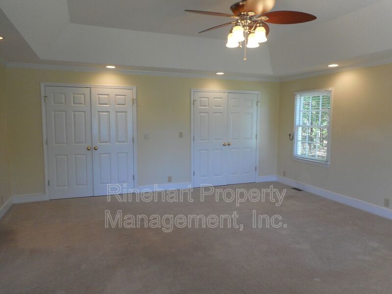 Lake Front 2-Bedroom Home on Beautiful Lake Wylie with a Dock and Boat Lift property image