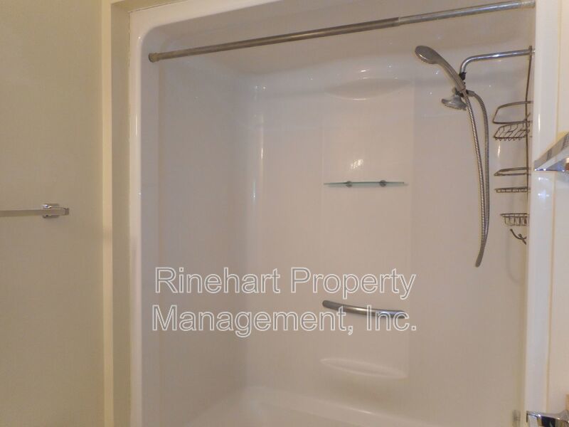 Lake Front 2-Bedroom Home on Beautiful Lake Wylie with a Dock and Boat Lift property image