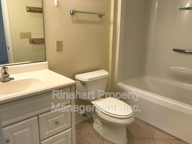 Lake Front 2-Bedroom Home on Beautiful Lake Wylie with a Dock and Boat Lift property image