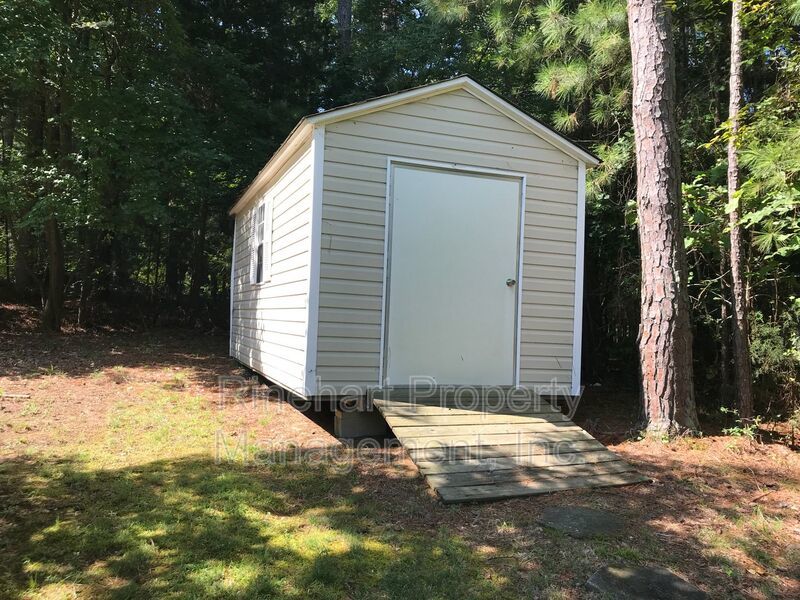 Lake Front 2-Bedroom Home on Beautiful Lake Wylie with a Dock and Boat Lift property image